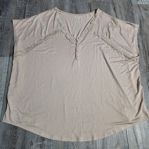 💘 Torrid Super Soft Jersey Dolman Henley Lace Trip Top - Picture 2 of 5